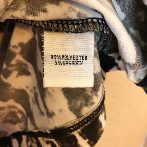 Kenneth Cole scoop neck size med blouse - Picture 5 of 7